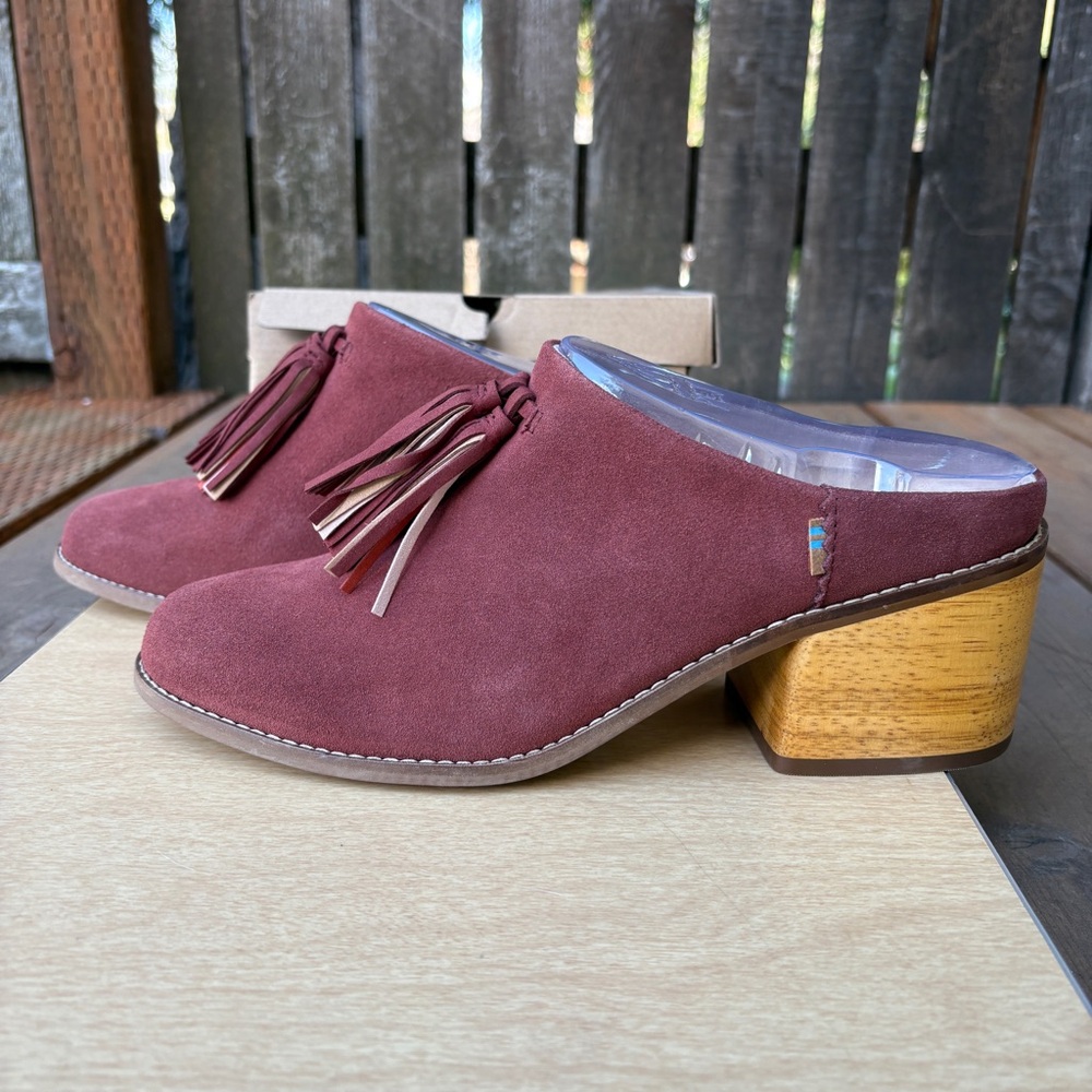 Tom’s Leila Suede Tassel Mule NWB In Muscat Sz 10